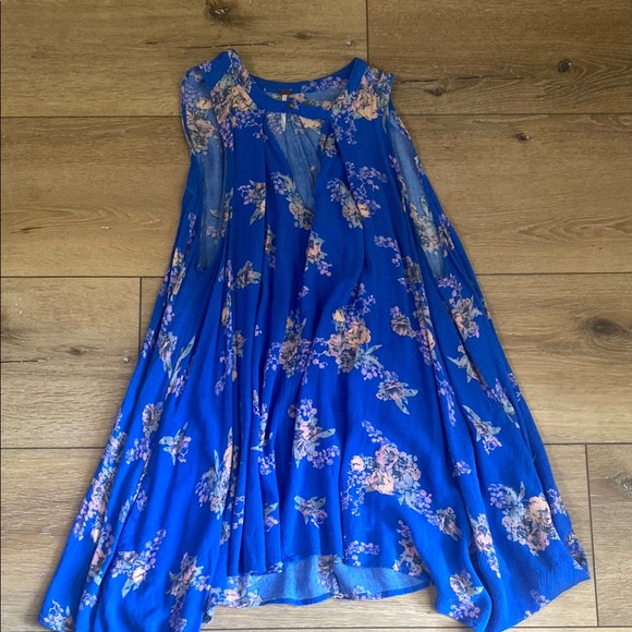Free People Dresses & Skirts - Free People Floral Blue Sleeveless Dress